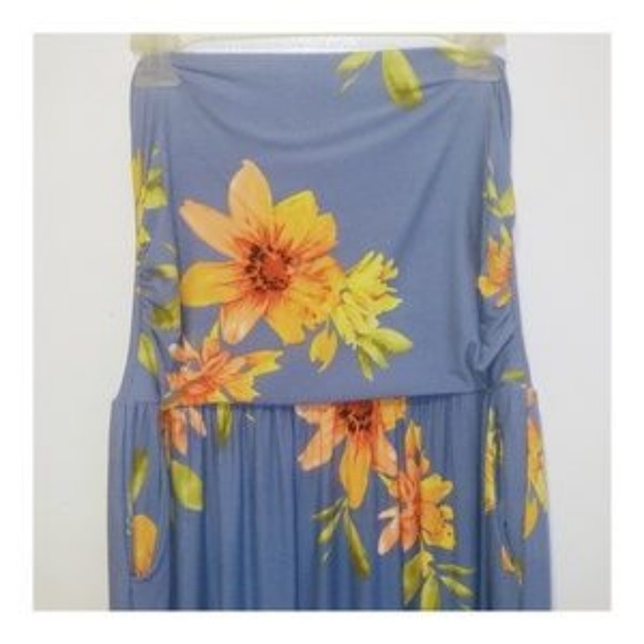 Strapless Floral Dress with Pockets - Picture 2 of 4